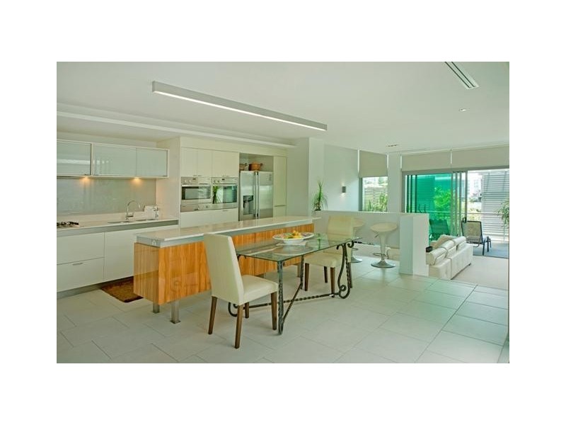 Paradise Point QLD 4216