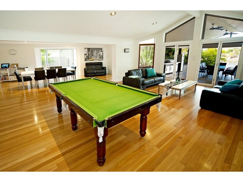 135 Pebble Beach Drive, Runaway Bay QLD 4216