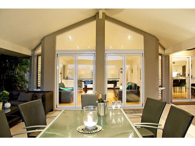 135 Pebble Beach Drive, Runaway Bay QLD 4216