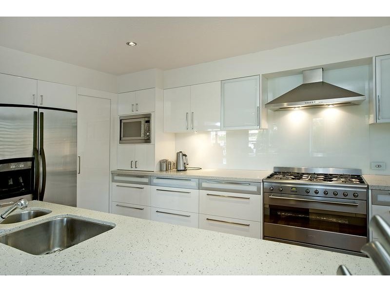 135 Pebble Beach Drive, Runaway Bay QLD 4216