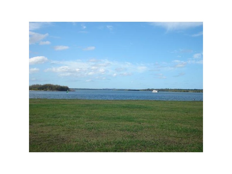 Sovereign Islands QLD 4216