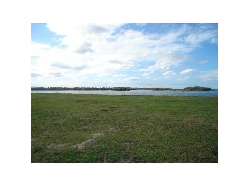 Sovereign Islands QLD 4216
