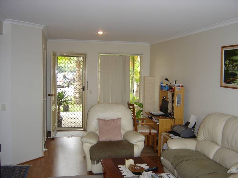 4/643 Pine Ridge Rd, Biggera Waters QLD 4216