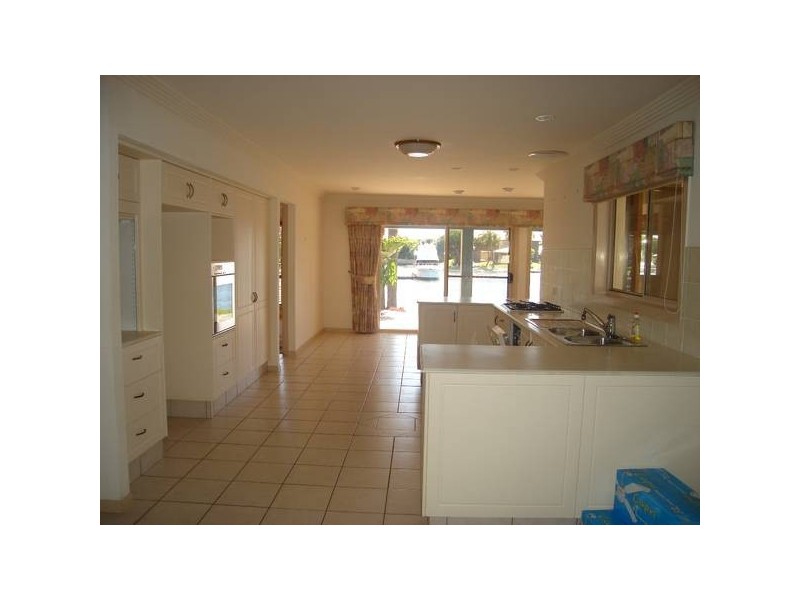 Paradise Point QLD 4216