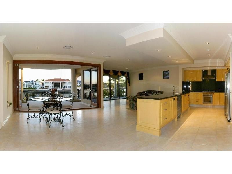 41 Cockleshell Court, Runaway Bay QLD 4216