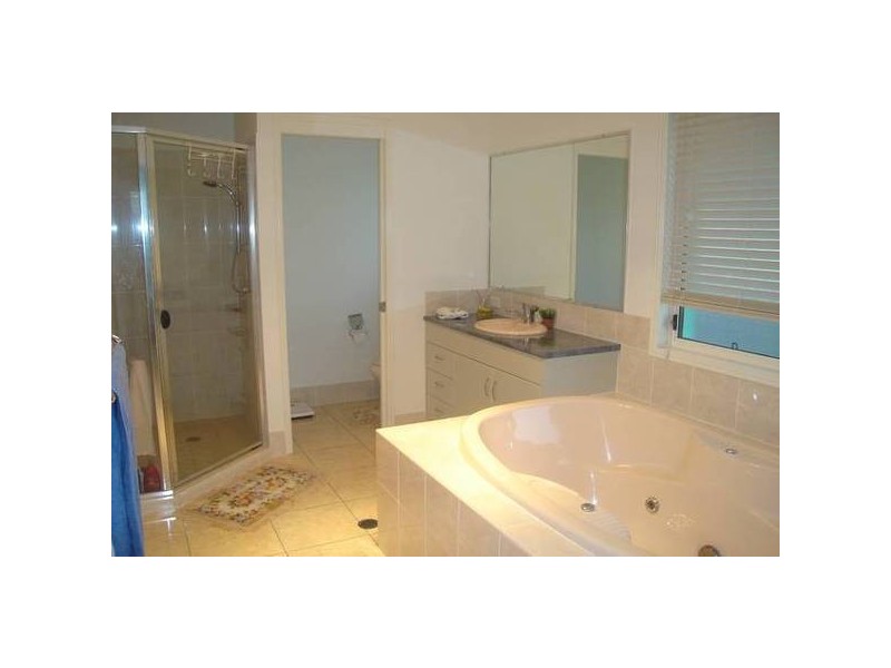 Whitewood Place, Parkwood QLD 4214