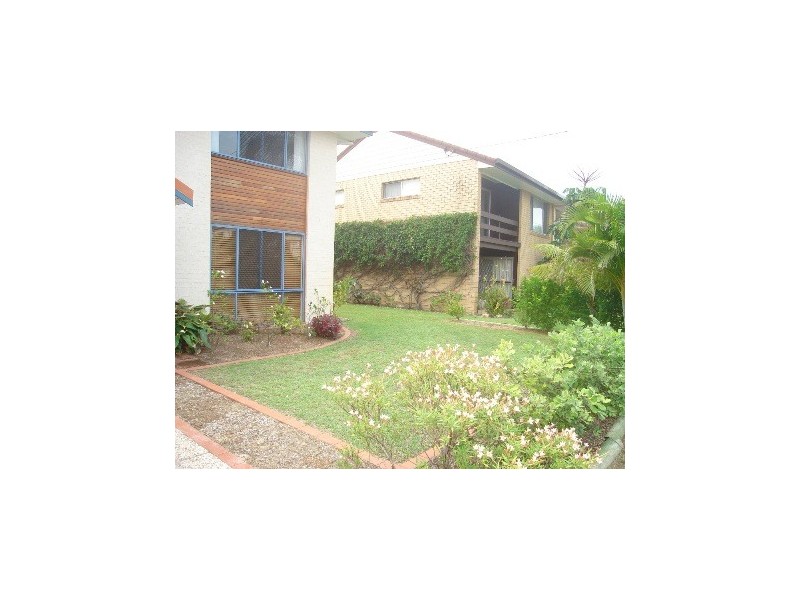 9 Runaway Bay Avenue, Runaway Bay QLD 4216