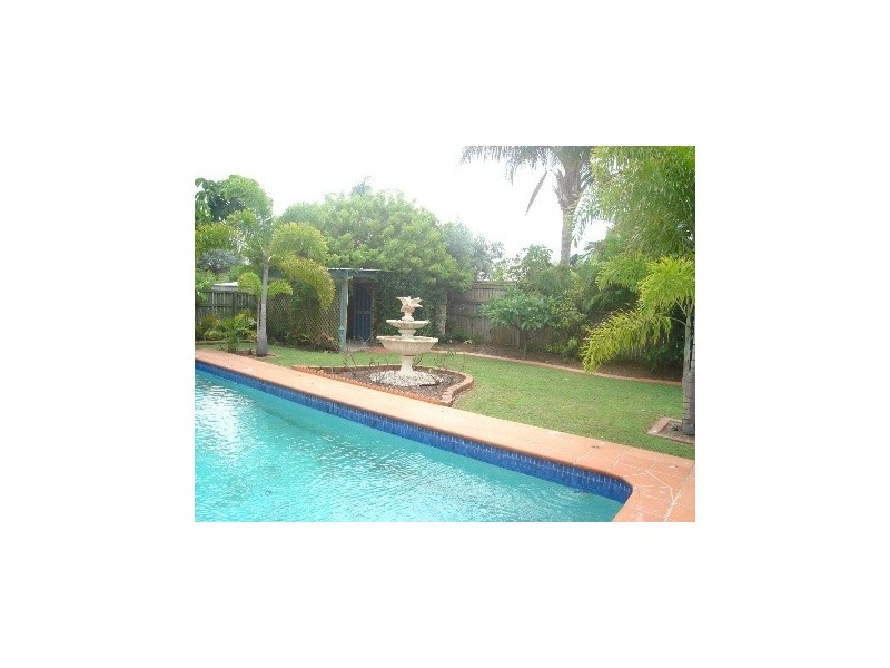 9 Runaway Bay Avenue, Runaway Bay QLD 4216