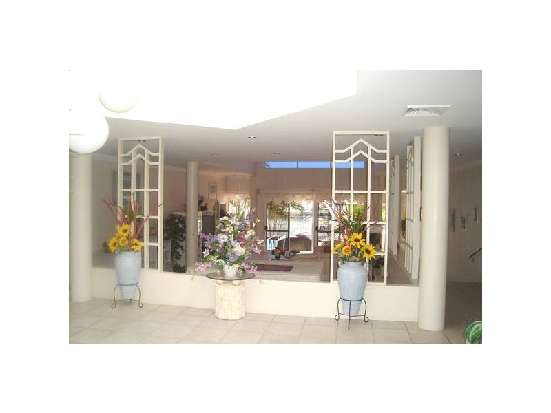 Sovereign Islands QLD 4216