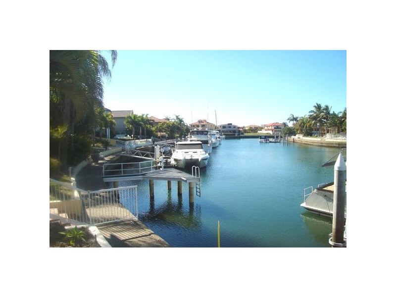 Sovereign Islands QLD 4216