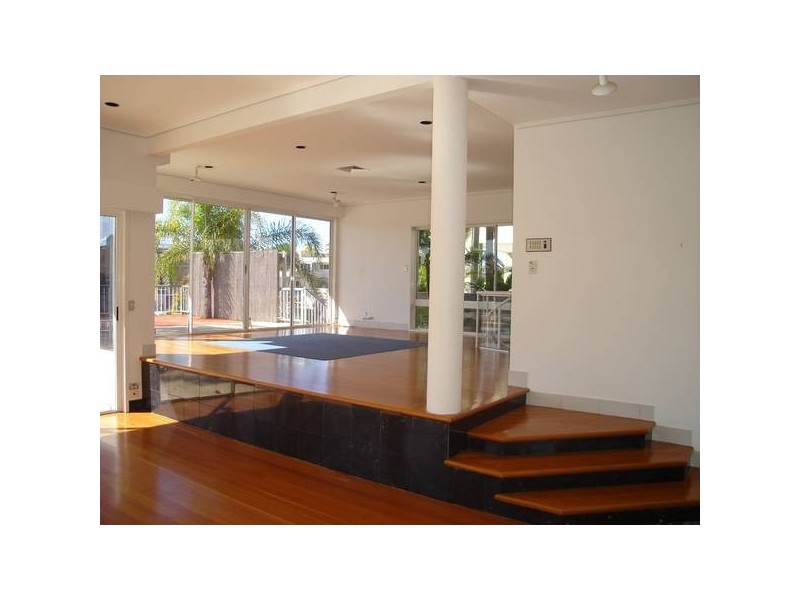 9 Midshipman Court, Paradise Waters QLD 4217
