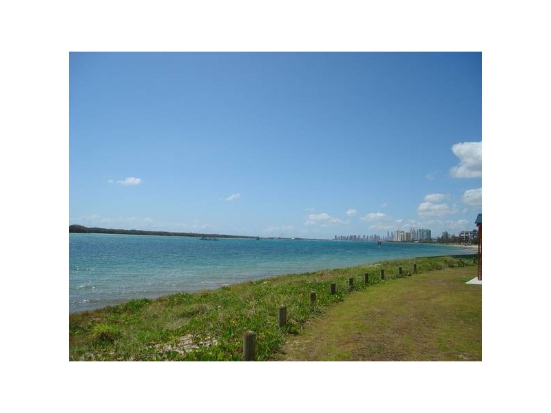 1/5 Taylor Street, Biggera Waters QLD 4216