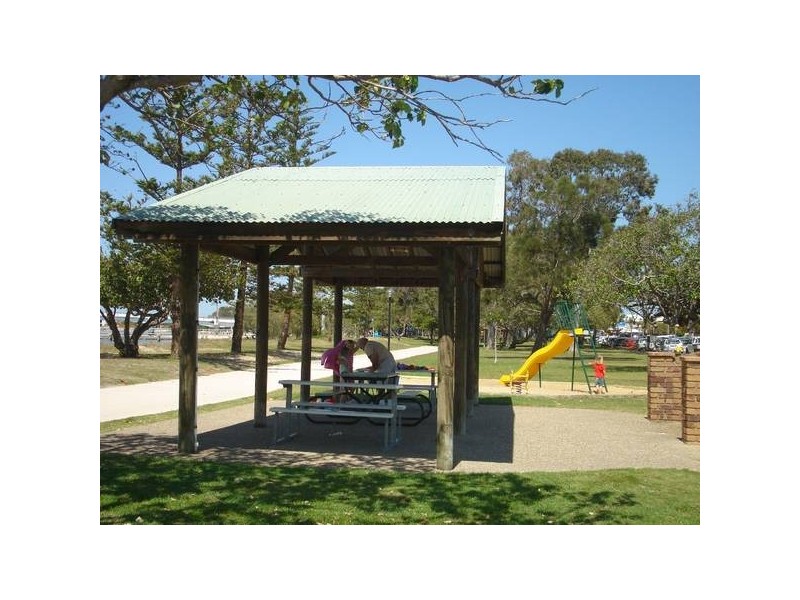 1/37 Bruce Avenue, Paradise Point QLD 4216