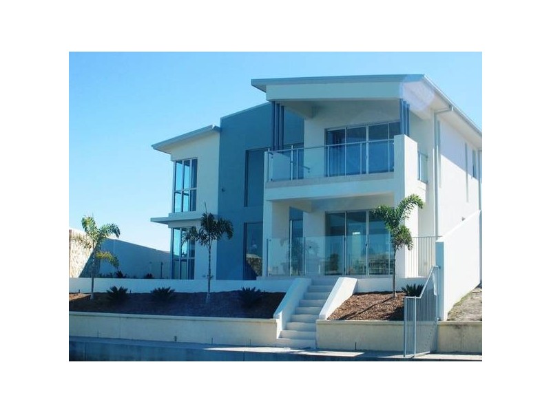 Sovereign Islands QLD 4216