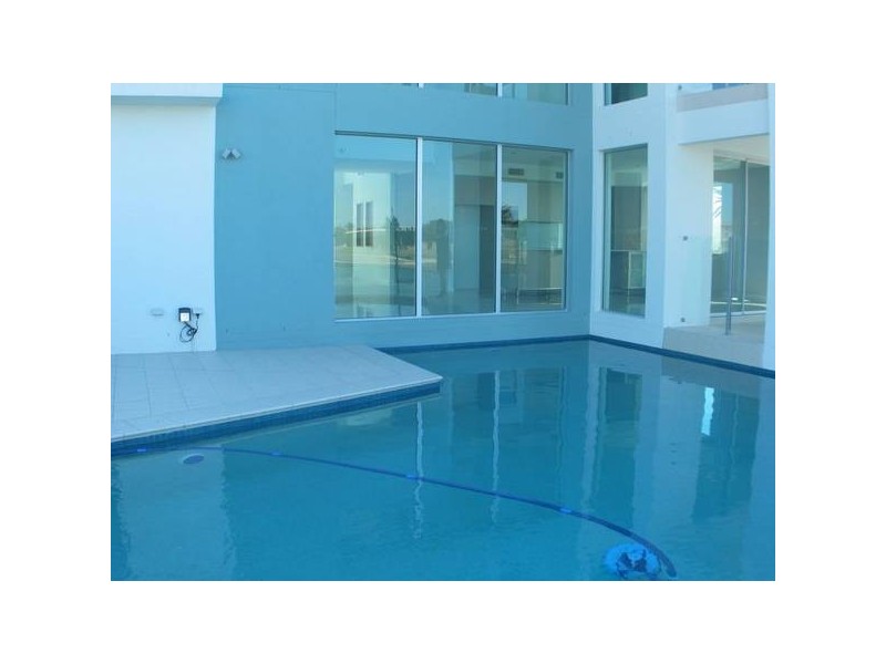 Sovereign Islands QLD 4216