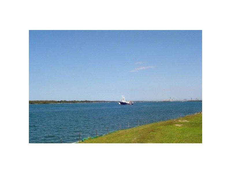 35 Parklane Terrace, Sovereign Islands QLD 4216