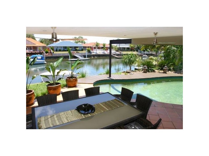 105 Pebble Beach Drive, Runaway Bay QLD 4216