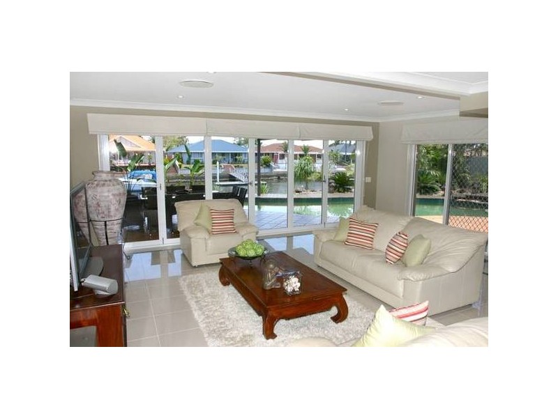 105 Pebble Beach Drive, Runaway Bay QLD 4216