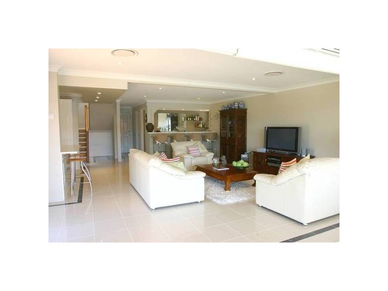 105 Pebble Beach Drive, Runaway Bay QLD 4216