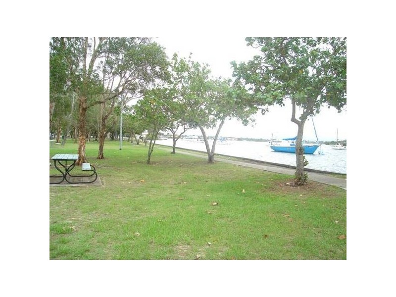 Paradise Point QLD 4216