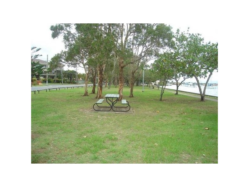 Paradise Point QLD 4216