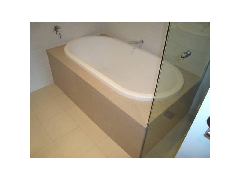 3202/323 Bayview Street, Runaway Bay QLD 4216