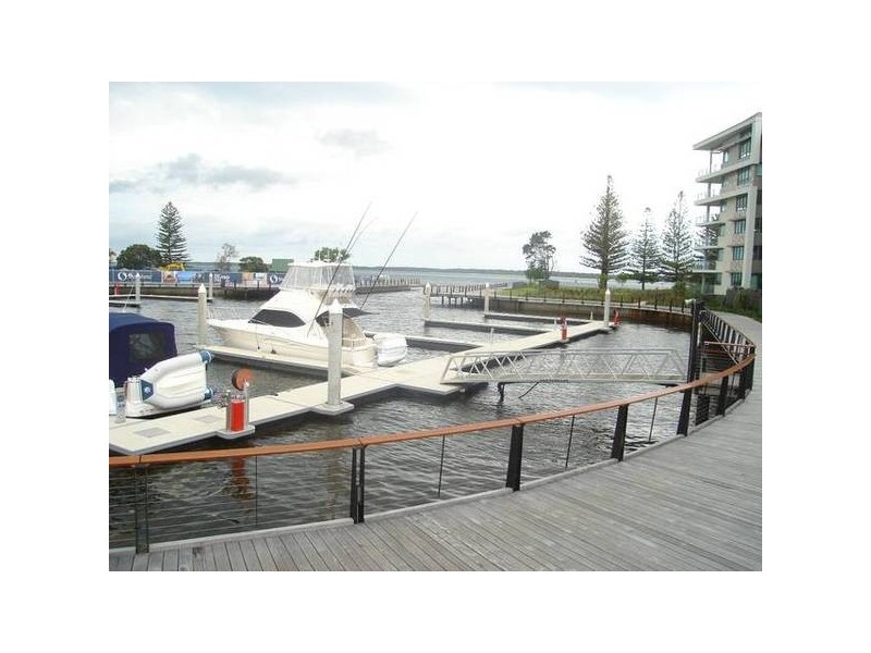 3202/323 Bayview Street, Runaway Bay QLD 4216
