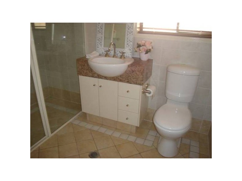 17 Karema Crescent, Runaway Bay QLD 4216