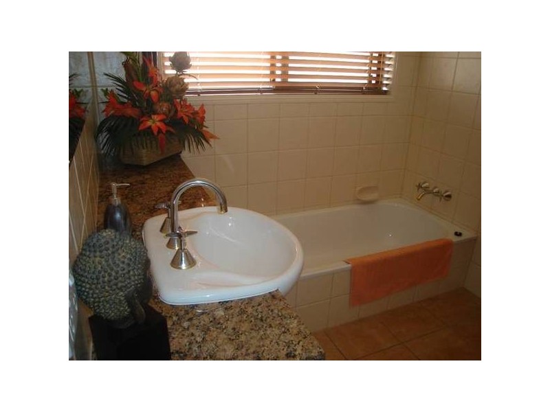 17 Karema Crescent, Runaway Bay QLD 4216
