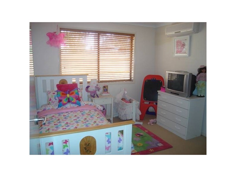 17 Karema Crescent, Runaway Bay QLD 4216