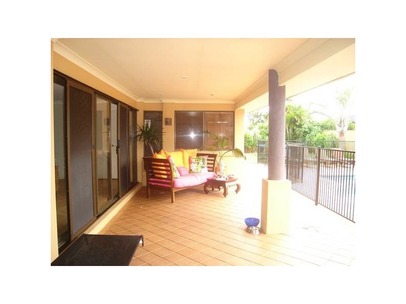 17 Karema Crescent, Runaway Bay QLD 4216