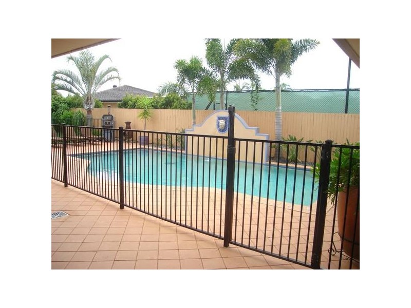 17 Karema Crescent, Runaway Bay QLD 4216