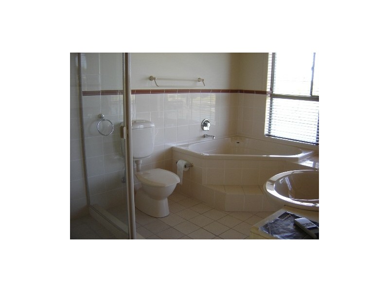 52 John Lund Drive, Hope Island QLD 4212