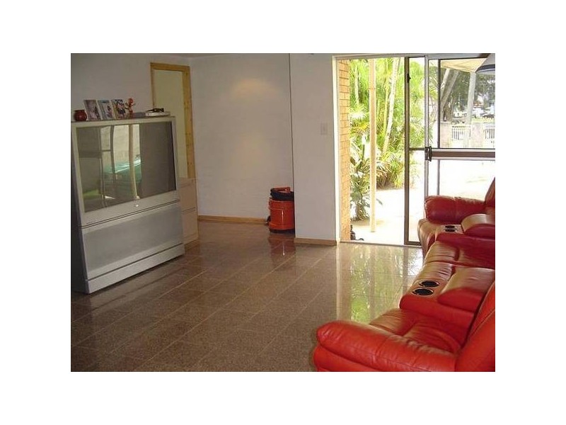 1 Clifton Street, Biggera Waters QLD 4216