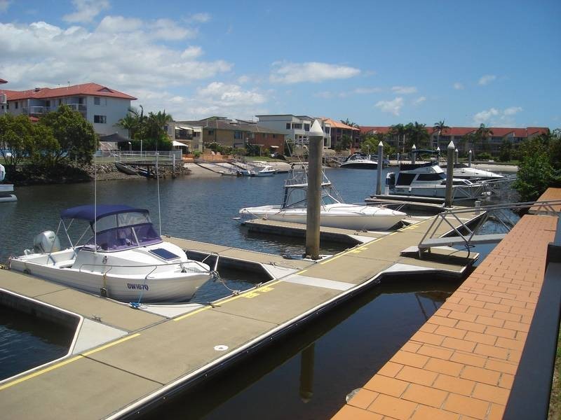 13/12 Canal Avenue, Runaway Bay QLD 4216