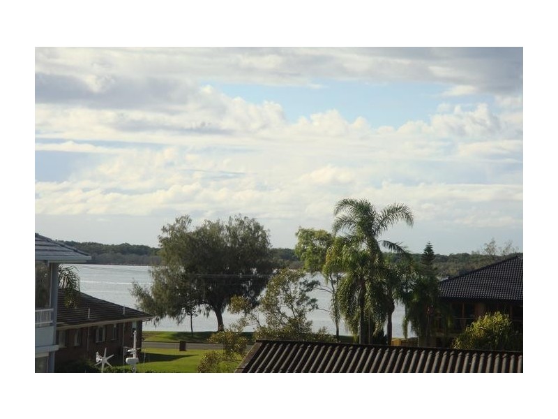 13/12 Canal Avenue, Runaway Bay QLD 4216