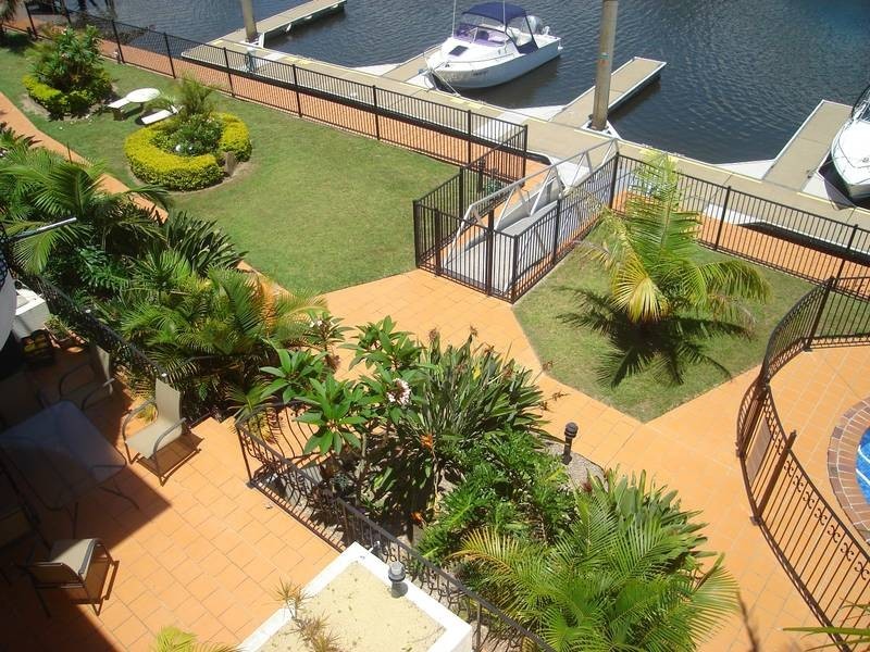 13/12 Canal Avenue, Runaway Bay QLD 4216