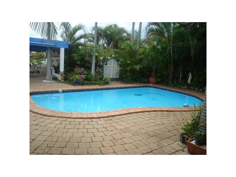 Paradise Point QLD 4216