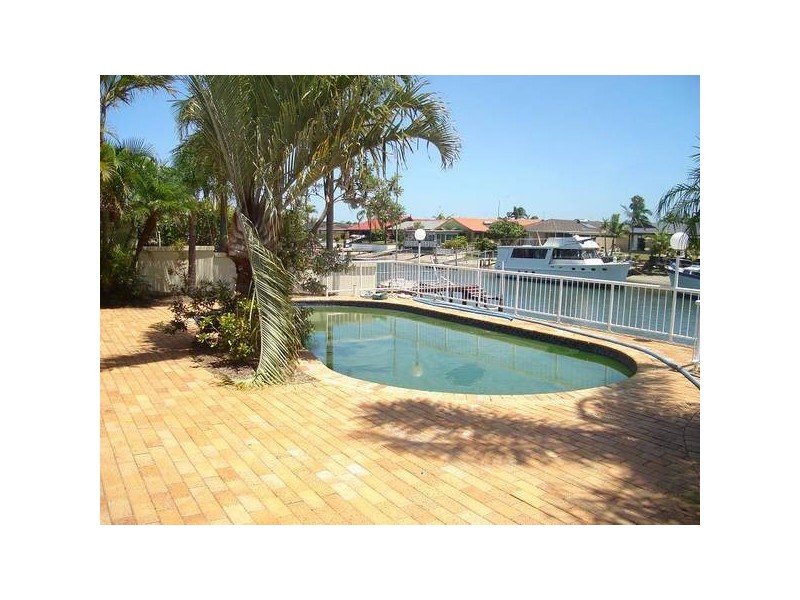 32 O’Grady Drive, Paradise Point QLD 4216
