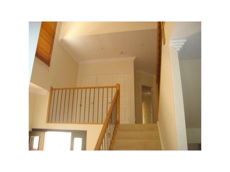 2/6 Runaway Bay Avenue, Runaway Bay QLD 4216
