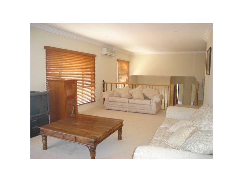 2/6 Runaway Bay Avenue, Runaway Bay QLD 4216