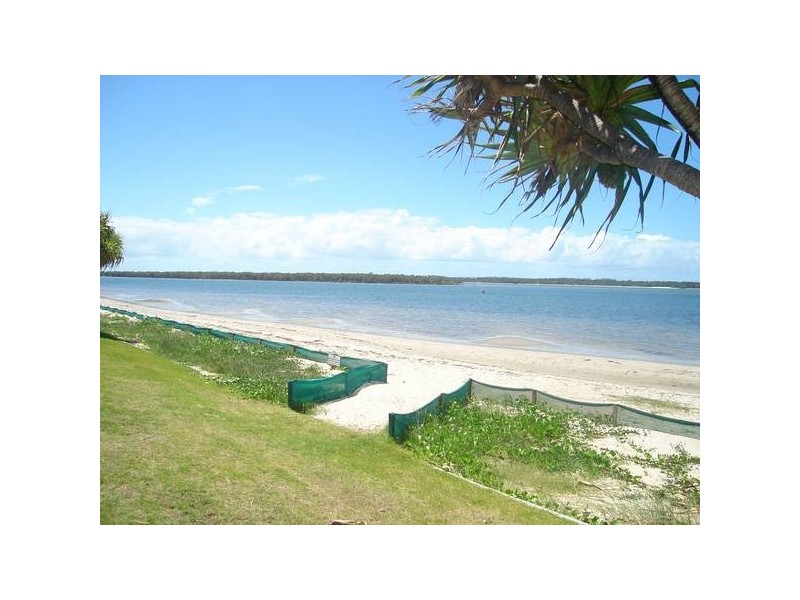 2/6 Runaway Bay Avenue, Runaway Bay QLD 4216
