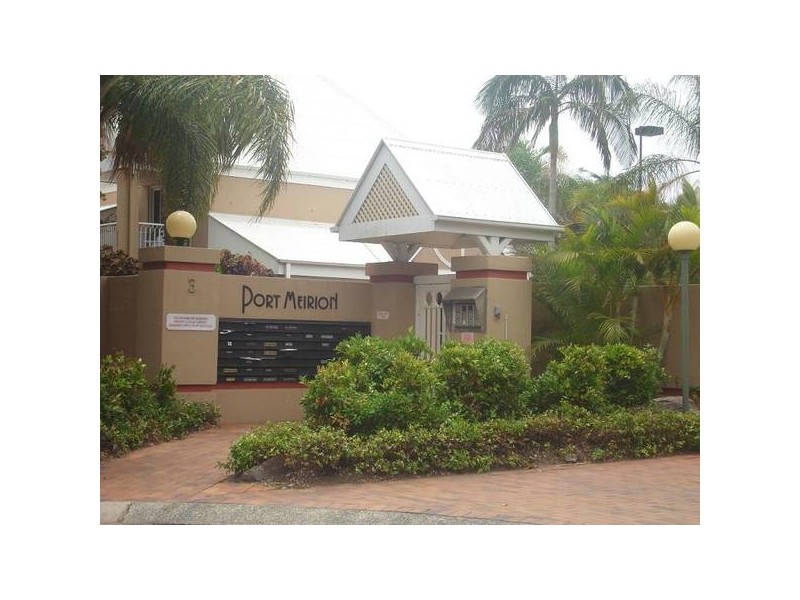 11/3 Marina Crescent, Runaway Bay QLD 4216