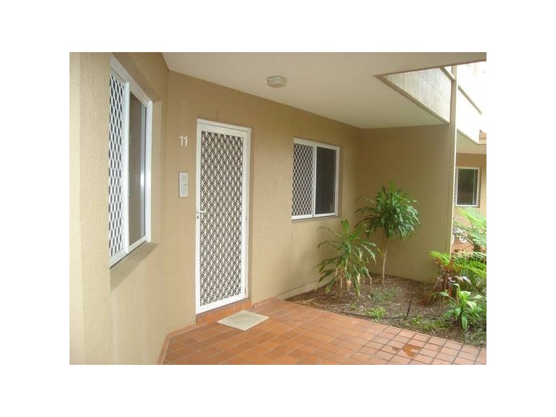 11/3 Marina Crescent, Runaway Bay QLD 4216