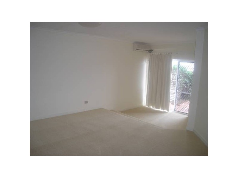 11/3 Marina Crescent, Runaway Bay QLD 4216