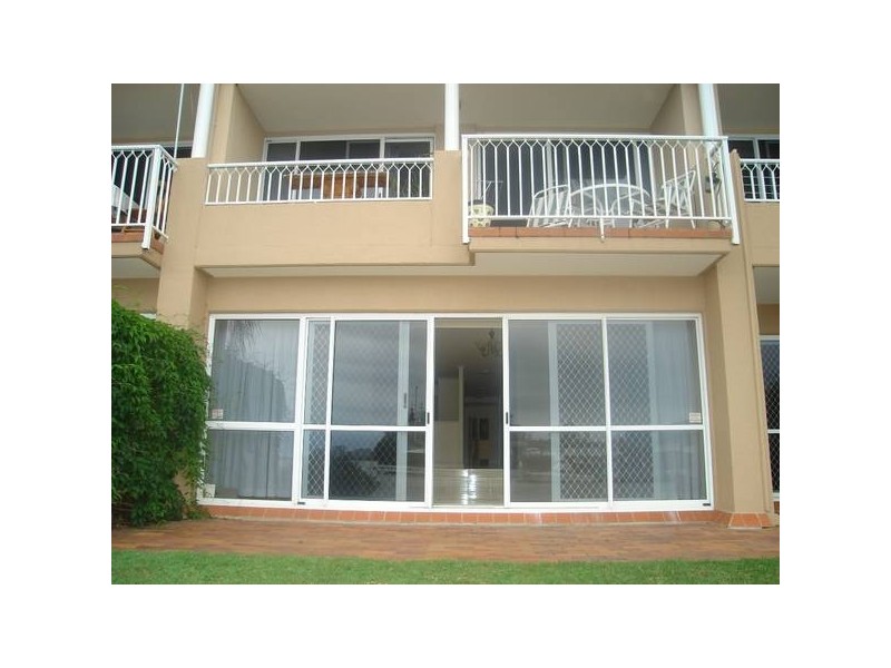 11/3 Marina Crescent, Runaway Bay QLD 4216