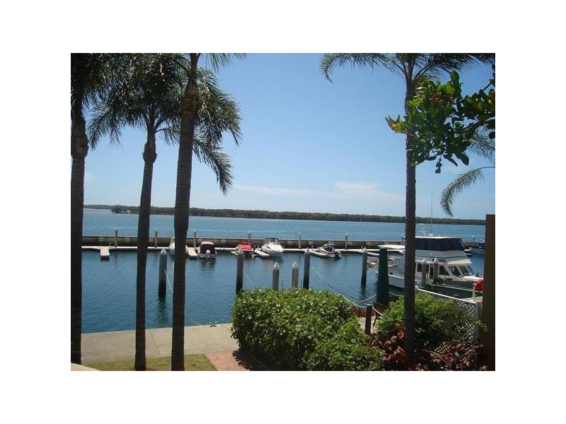 26/3 Marina Crescent, Runaway Bay QLD 4216