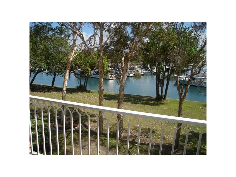 26/3 Marina Crescent, Runaway Bay QLD 4216