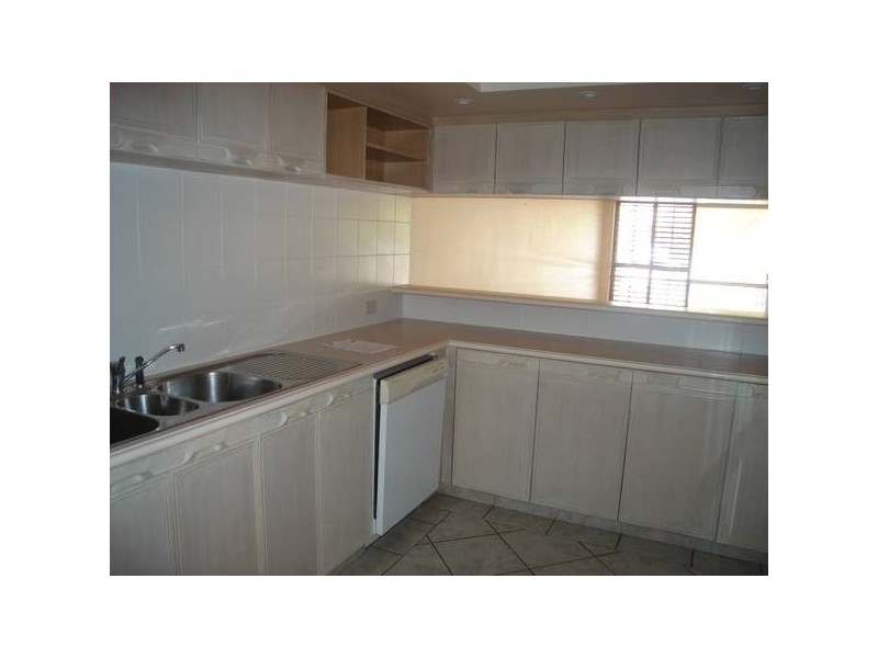 26/3 Marina Crescent, Runaway Bay QLD 4216