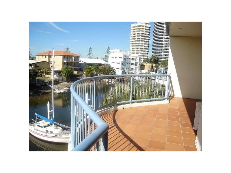 14/9-13 Madang Crescent, Runaway Bay QLD 4216